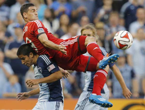 Sporting Kansas City ties Toronto FC 2-2