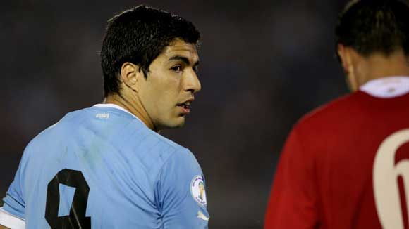 Uruguay's Cavani worried about Suarez