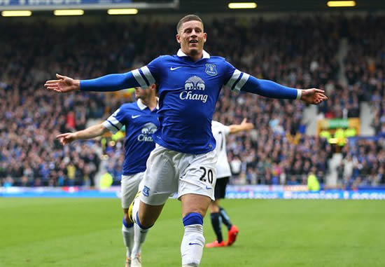 Everton open contract talks with Barkley