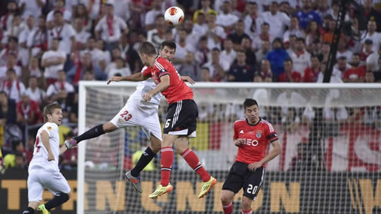 Atletico agree deal for Siqueira