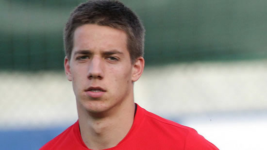Chelsea sign Croatian midfielder Mario Pasalic from Hajduk Split