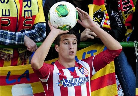 Liverpool sign Manquillo on loan