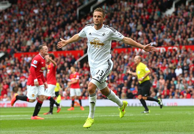 Manchester United 1-2 Swansea City: Sigurdsson condemns Van Gaal to opening day defeat