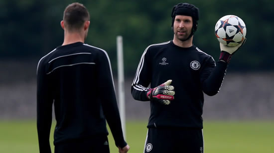 Premier League: Chelsea boss Jose Mourinho tips goalkeeper Petr Cech to fight for place