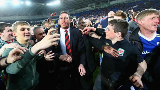 Palace still quiet on Mackay