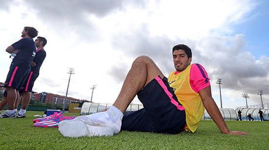 In an attempt to gain some match fitness - Luis Suarez set to debut in friendly against Barca B