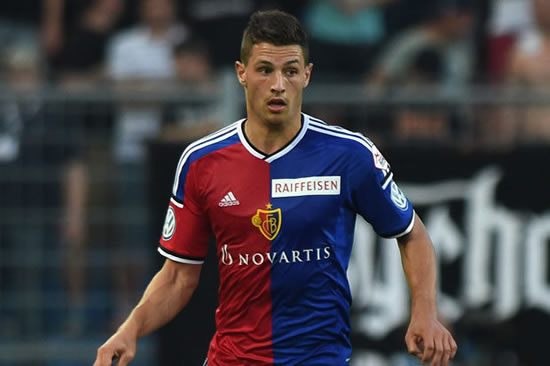 Arsenal and Spurs set for January battle for Swiss defender Fabian Schar