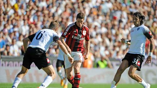 Cesena hold back AC Milan for draw