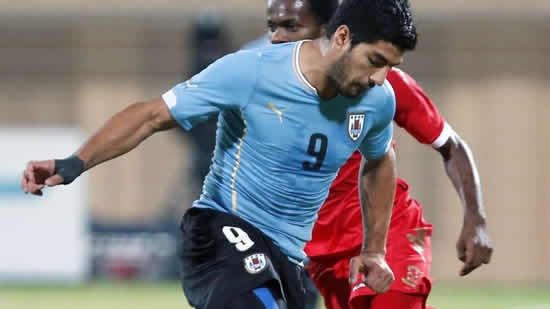 Barcelona coach again denies Suarez has become fat during ban