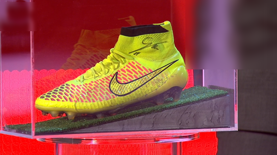 Mario Gotze sells his World Cup goal winning boot for €2m for charity