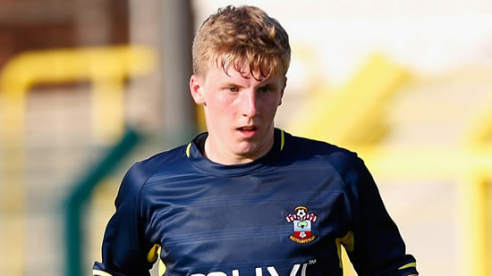 Southampton hand five-year deal to Matt Targett