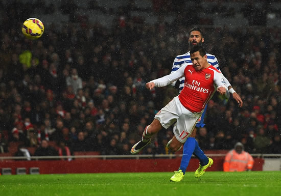 Arsenal 2 : 1 Queens Park Rangers - Arsenal win despite Giroud red card