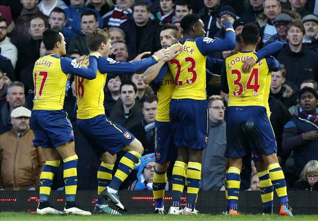 West Ham 1-2 Arsenal: Welbeck's winner keeps Gunners in top four hunt