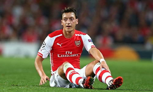 Arsenal's Mesut Özil 'hungry' on return from injury, says Arsène Wenger