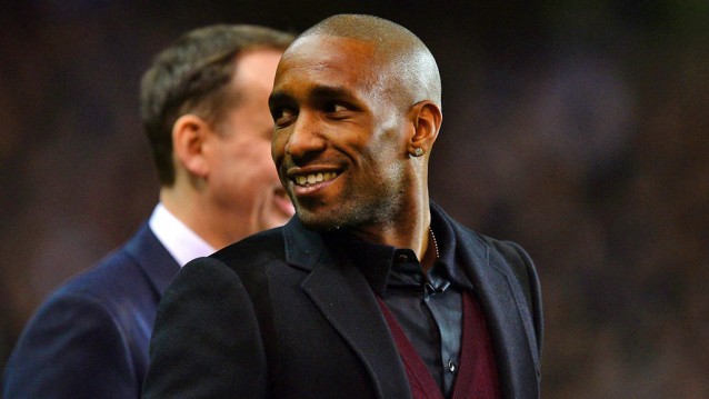 Defoe's Sunderland deal delayed