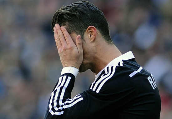 Barcelona fans chant 'Ronaldo doesn't drink water'