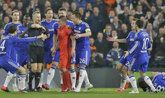 Football Association to introduce tough new sanctions after referee crowding increase