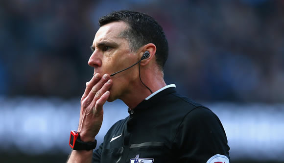 Manchester City 3 - 0 West Bromwich(WBA): Ref blunder overshadows City win