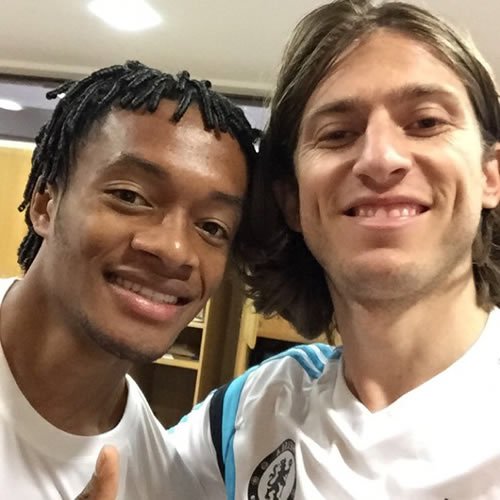 Filipe Luis snaps selfie with new Chelsea signing