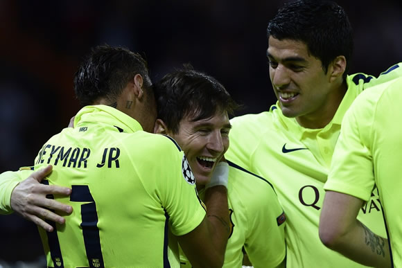 Paris Saint Germain 1 - 3 Barcelona: Suarez stunners put Barca on brink
