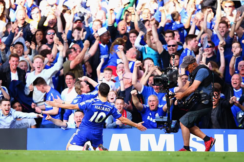 Chelsea FC 1 - 0 Manchester United - Hazard puts Blues on brink of title