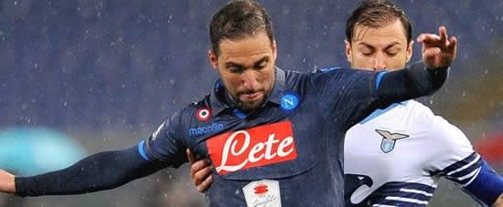 Juventus make contact with Napoli striker Higuain