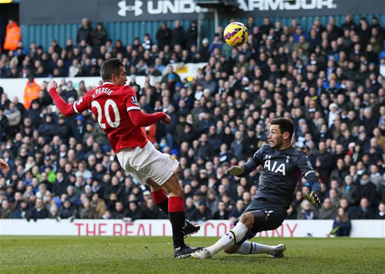 Pochettino insists Lloris will stay at Spurs, despite United rumors