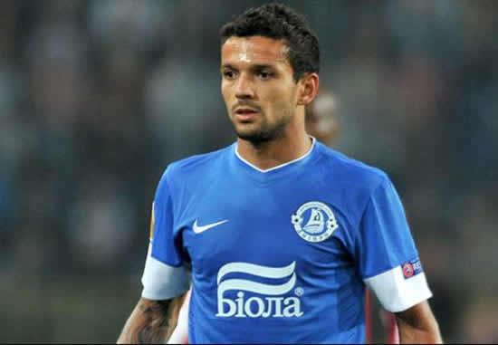 Matheus collapses during Europa League final