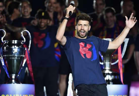 Pique thanks Ronaldo's party singer as Barcelona celebrate treble