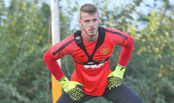David De Gea told to play against Barcelona and prepare for new season with Man United