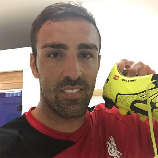 Liverpool defender gets girlfriend’s name on his boots