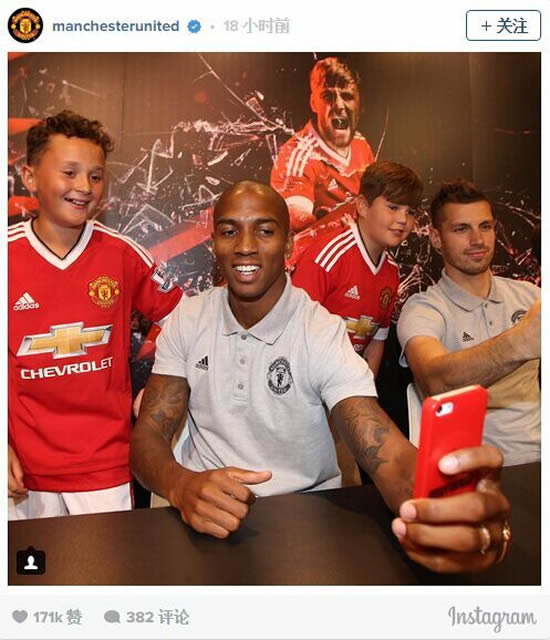 Man Utd trio meet fans at signing event in Manchester