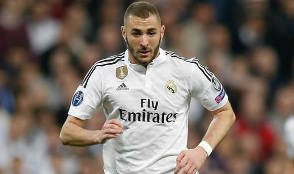 Arsenal close in on deal for striker on as Real Madrid ‘consider’ £45m Karim Benzema offer