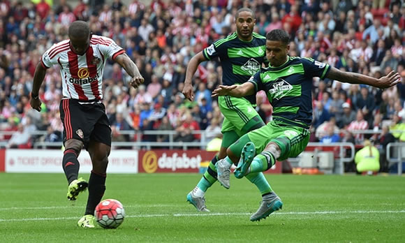 Sunderland 1 - 1 Swansea City : Defoe comes to Sunderland's rescue