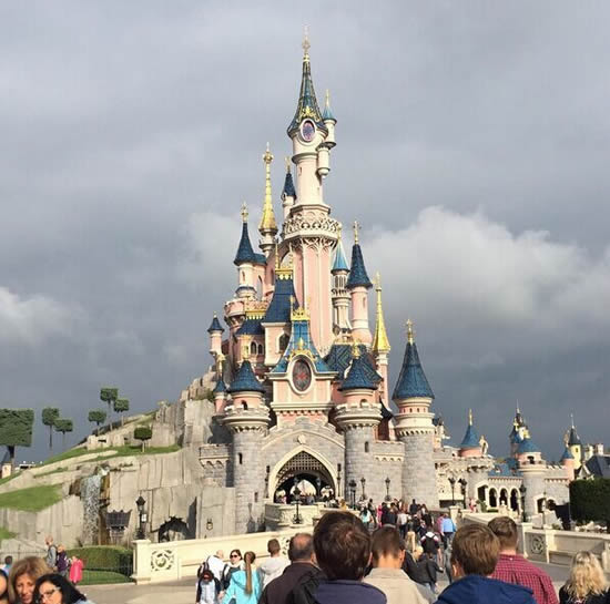 Tottenham defender soaks up Disneyland Paris