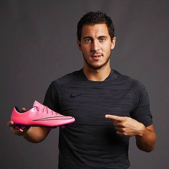 Eden Hazard shows off coloured boots ahead of Everton v Chelsea