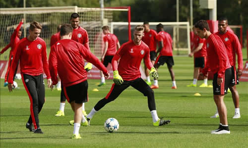 Confirmed: Man Utd announce David De Gea has signed new four-year deal