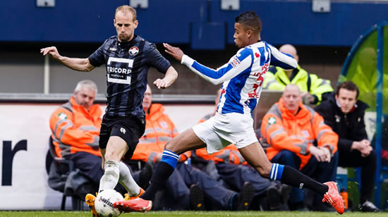 Man United considering January move for Heerenveen’s teenage defender Jerry St Juste
