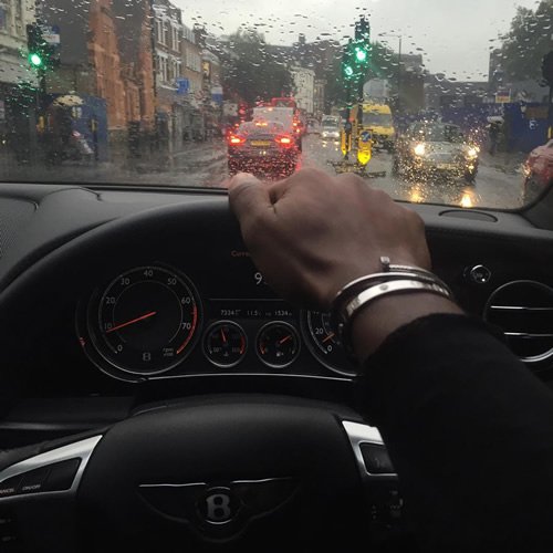 Chelsea star gets stuck in London traffic in his Bentley