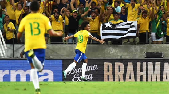 Willian almost at Neymar's level - Juninho