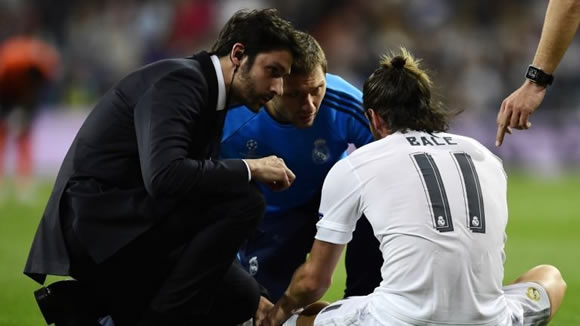 Real Madrid suffer Gareth Bale injury blow ahead of PSG clash