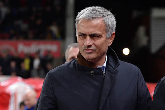 Guus Hiddink turns up the heat on under-fire Chelsea chief Jose Mourinho