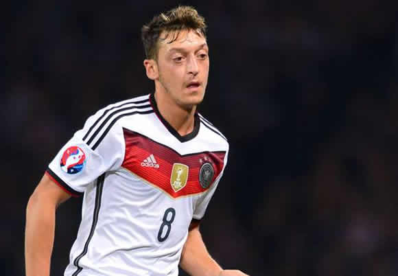 Arsenal's Mesut Ozil left out of Germany squad