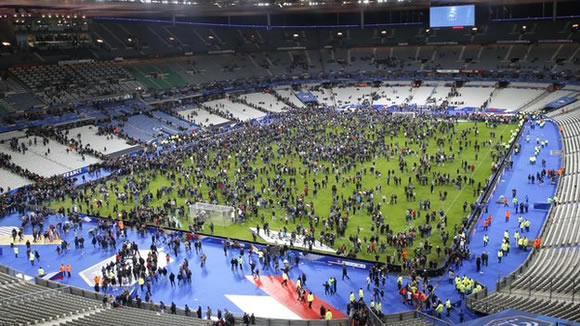 Paris attacks: Three killed in Stade de France explosion