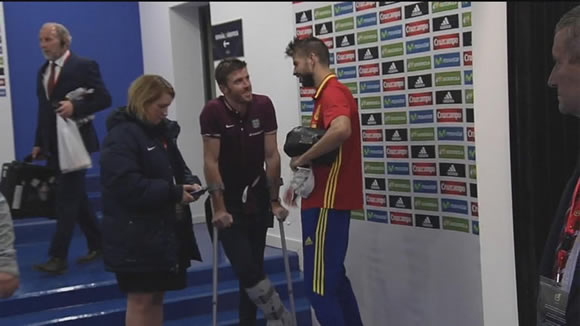 Michael Carrick set for scan after injuring ankle in Spain