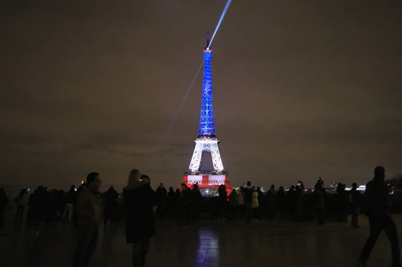 Man United and England captain Wayne Rooney says France friendly is message to terrorists