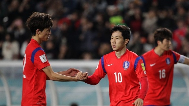 South Korea, Japan seal comfortable wins