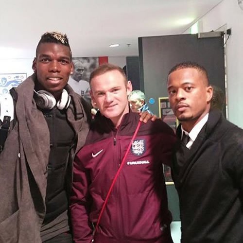 Wayne Rooney poses with reported Man Utd target