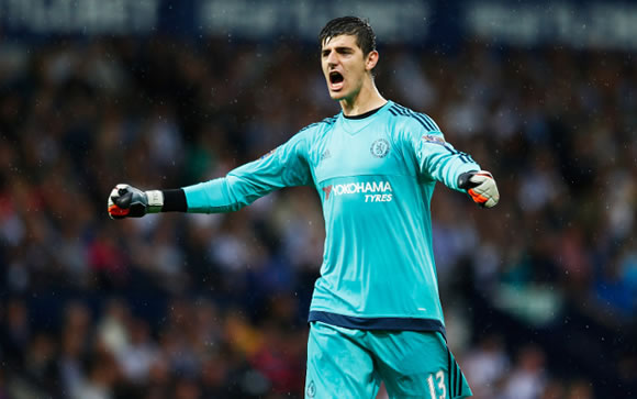 Thibaut Courtois returns to first team training with Chelsea squad