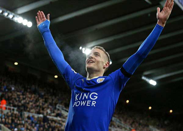 Newcastle 0-3 Leicester City: Vardy equals record as Foxes go top